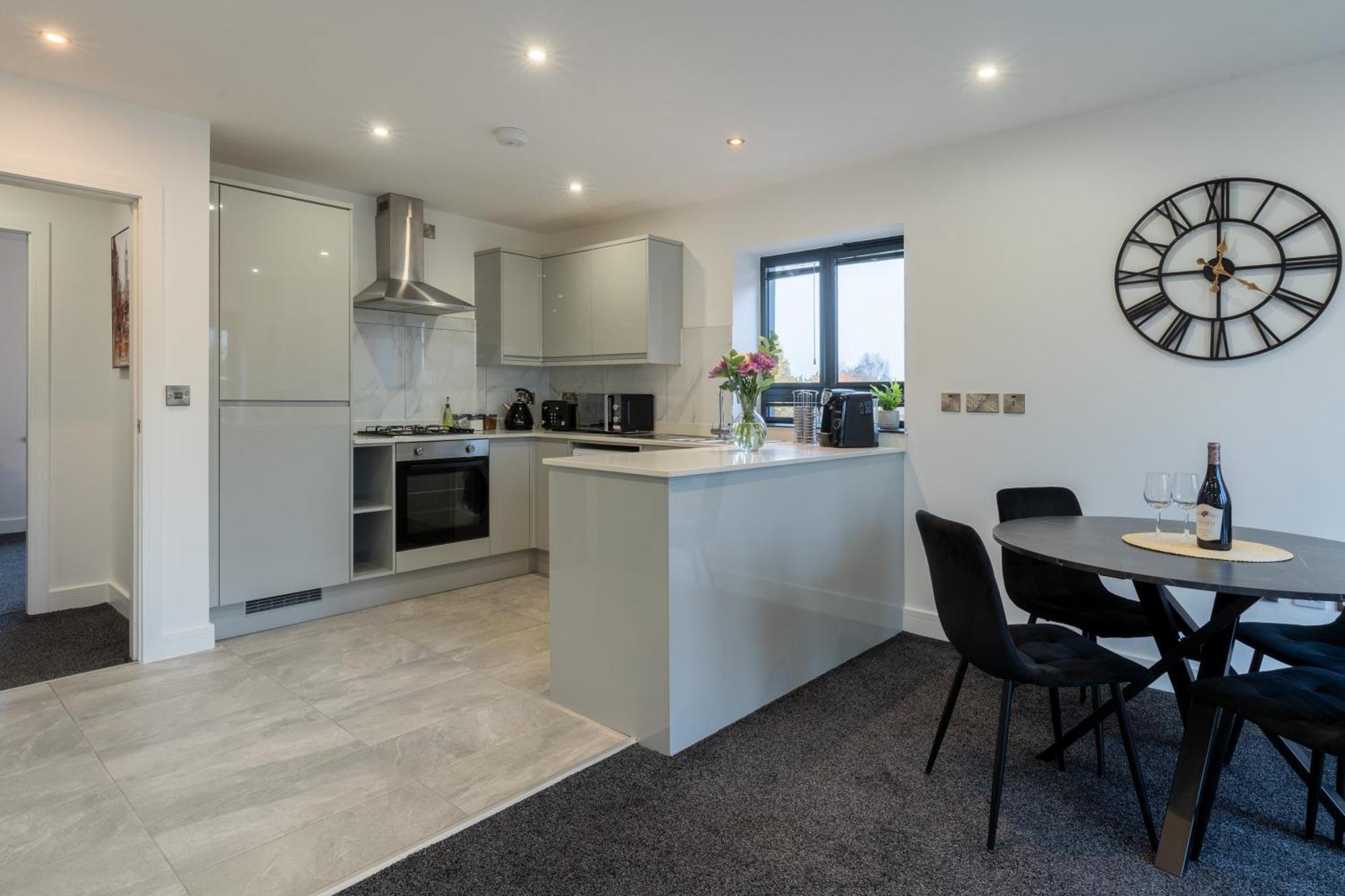 Modern 2-Bed Apartment With Balcony, Close To Oxford City Centre With Free Parking Kültér fotó