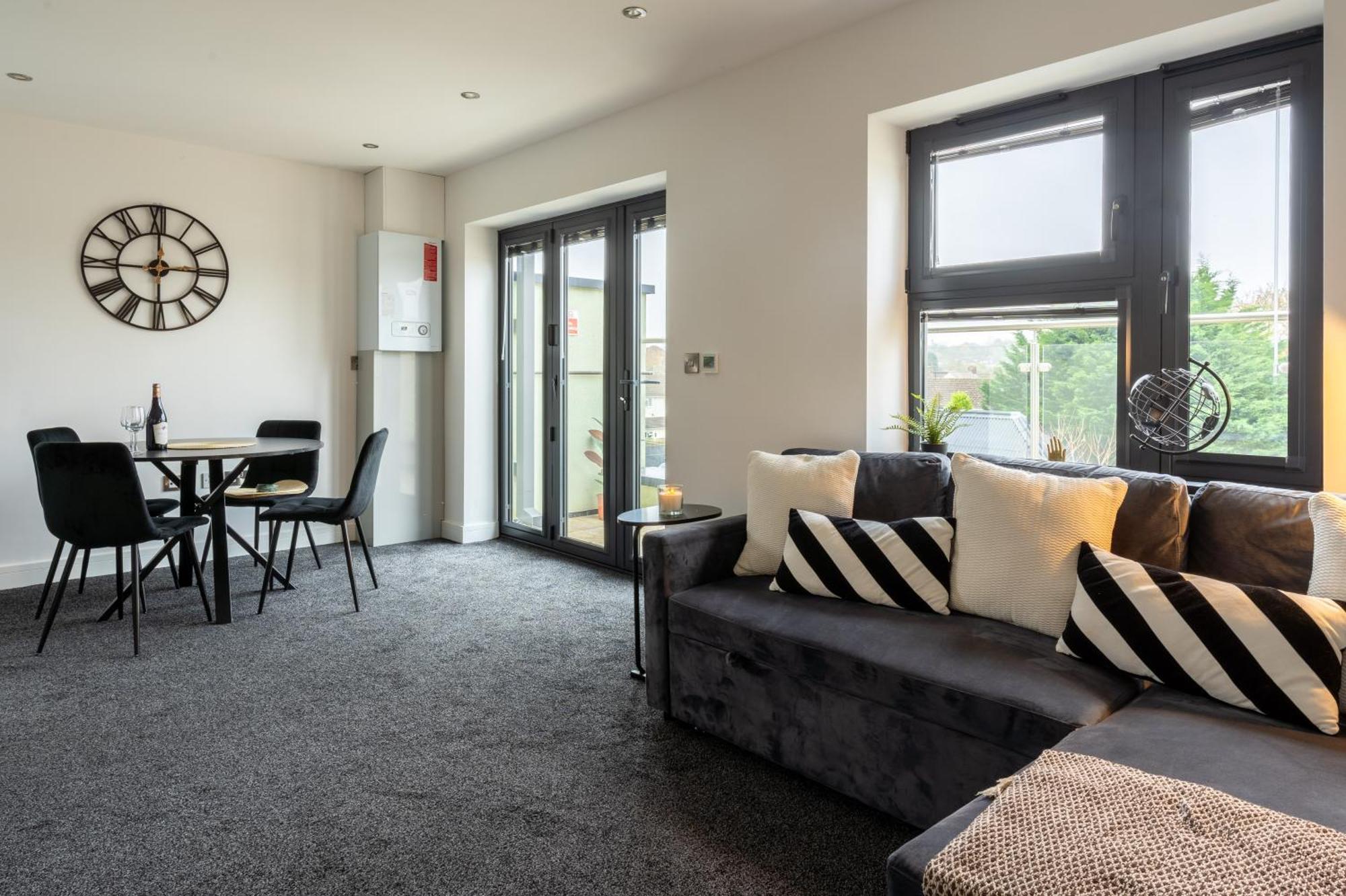 Modern 2-Bed Apartment With Balcony, Close To Oxford City Centre With Free Parking Kültér fotó
