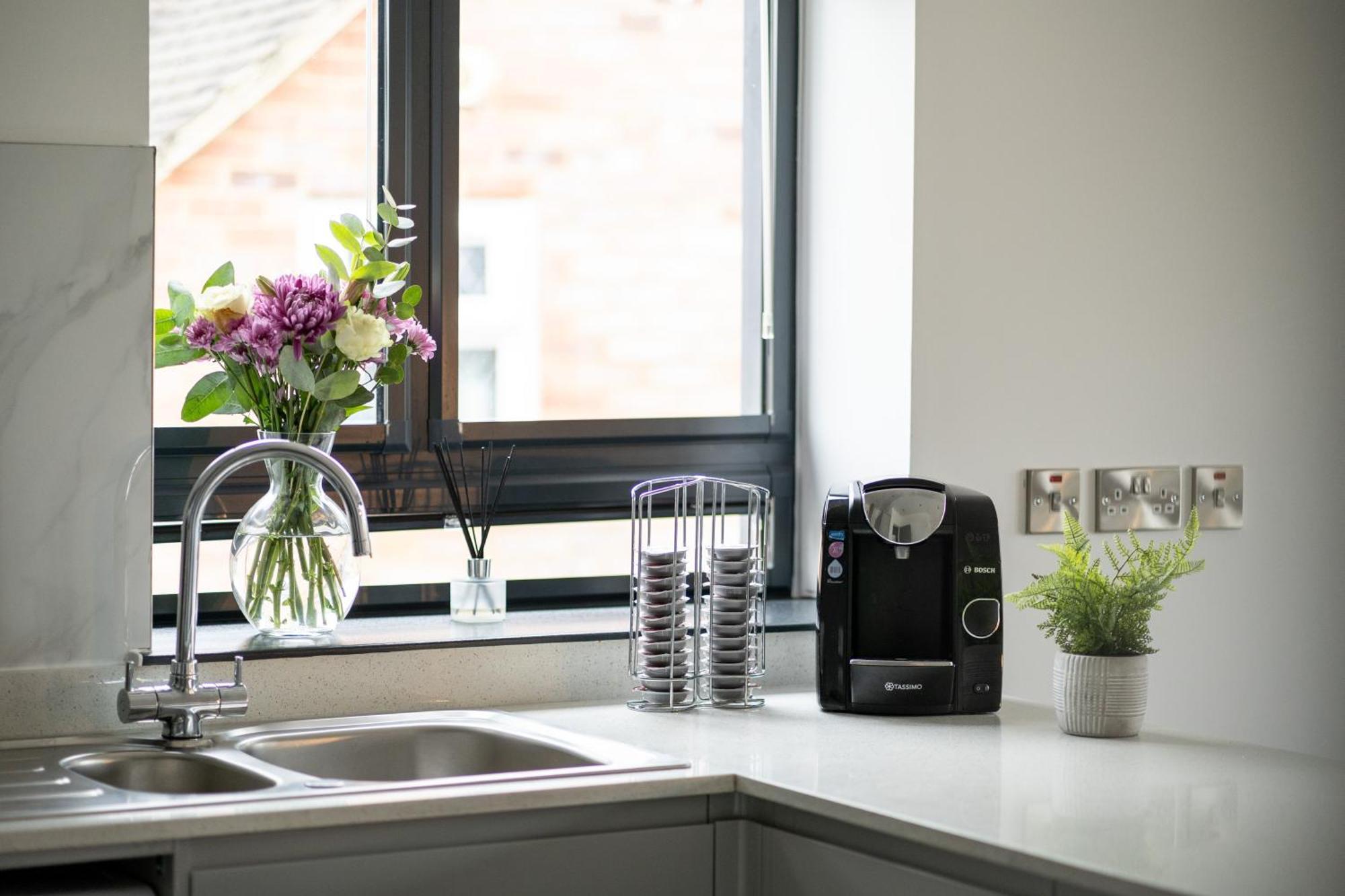 Modern 2-Bed Apartment With Balcony, Close To Oxford City Centre With Free Parking Kültér fotó